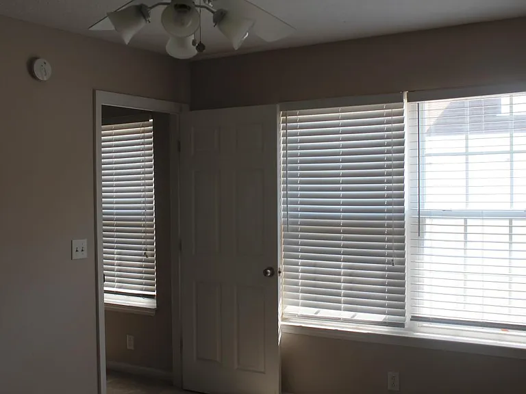 922 Wolves Den Pl — Photo 5