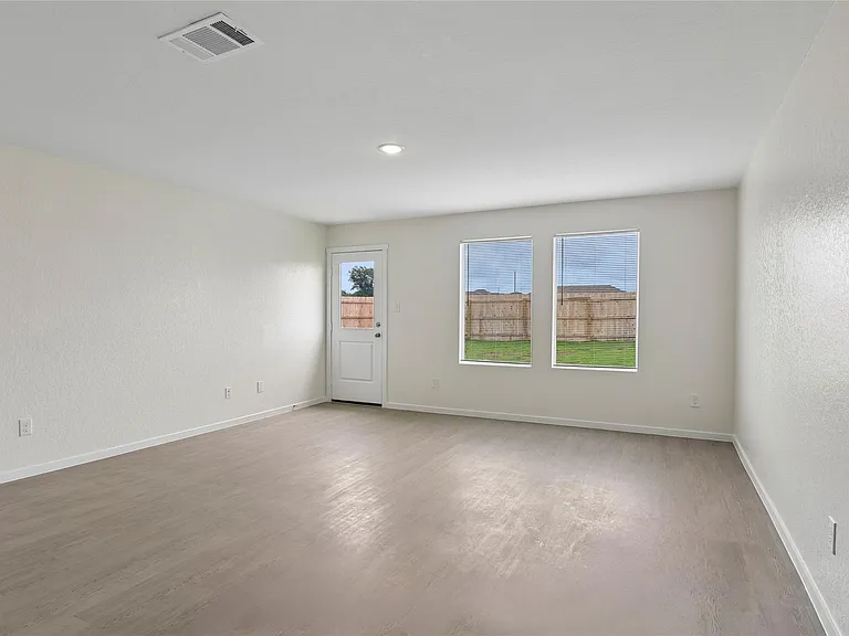 3188 Dispatch Dr — Photo 17