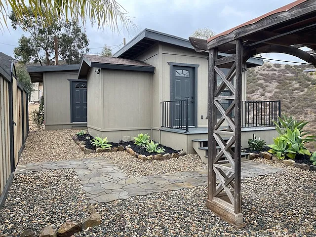 Crestwind Dr — Photo 20