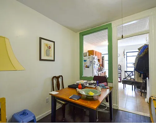 Rented by Realty Advisors Group | media 17