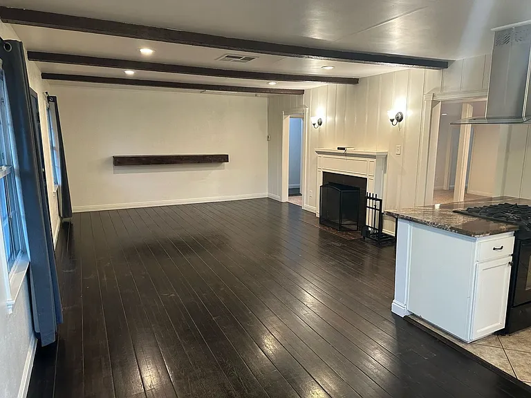 1705 W Noble Ave — Photo 22
