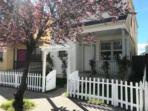 1471 Eardley Ave, Santa Rosa, CA 95401