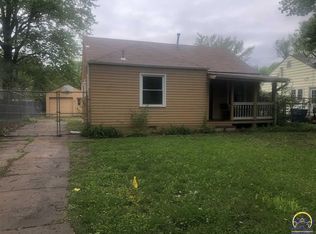 2241 SW Plass Ave, Topeka, KS 66611