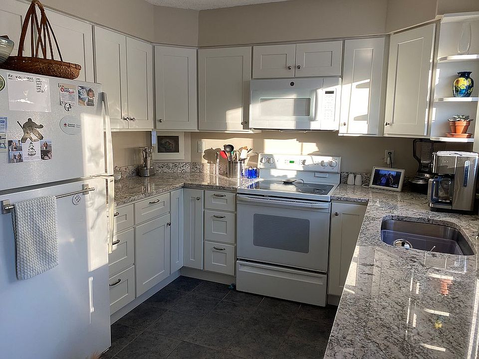 2nd image of 5 Stonehedge Dr #F