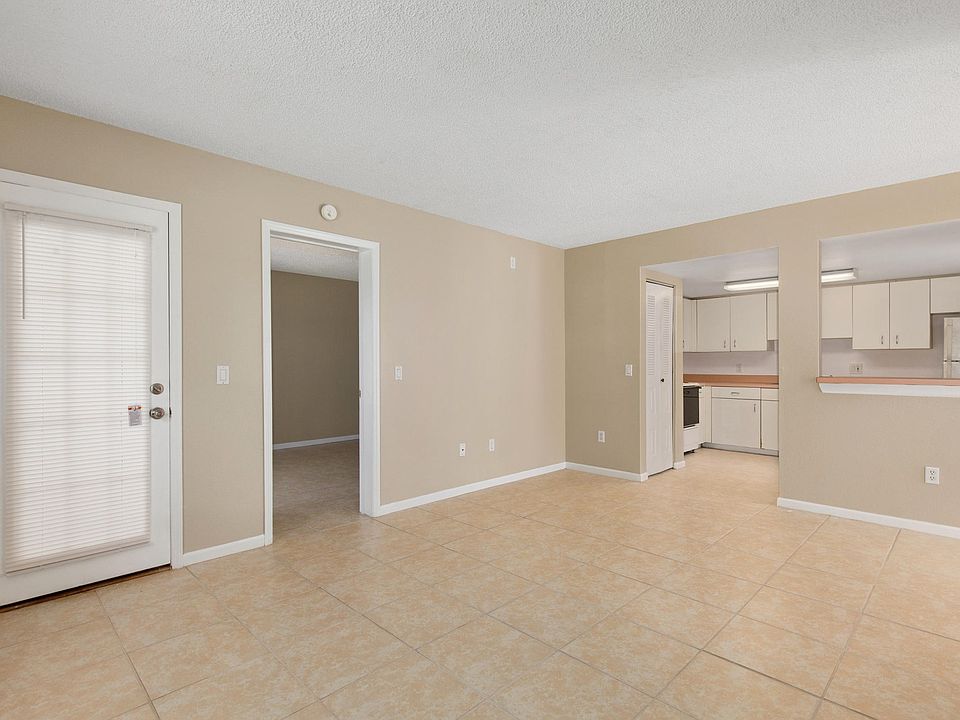 8228 Fairways Cir- 15