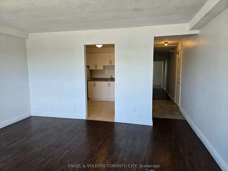 109 Gowan St #201 — Photo 4