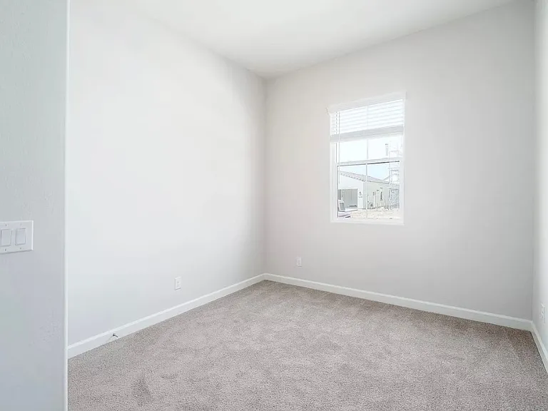 15565 S 181st Ln — Photo 14