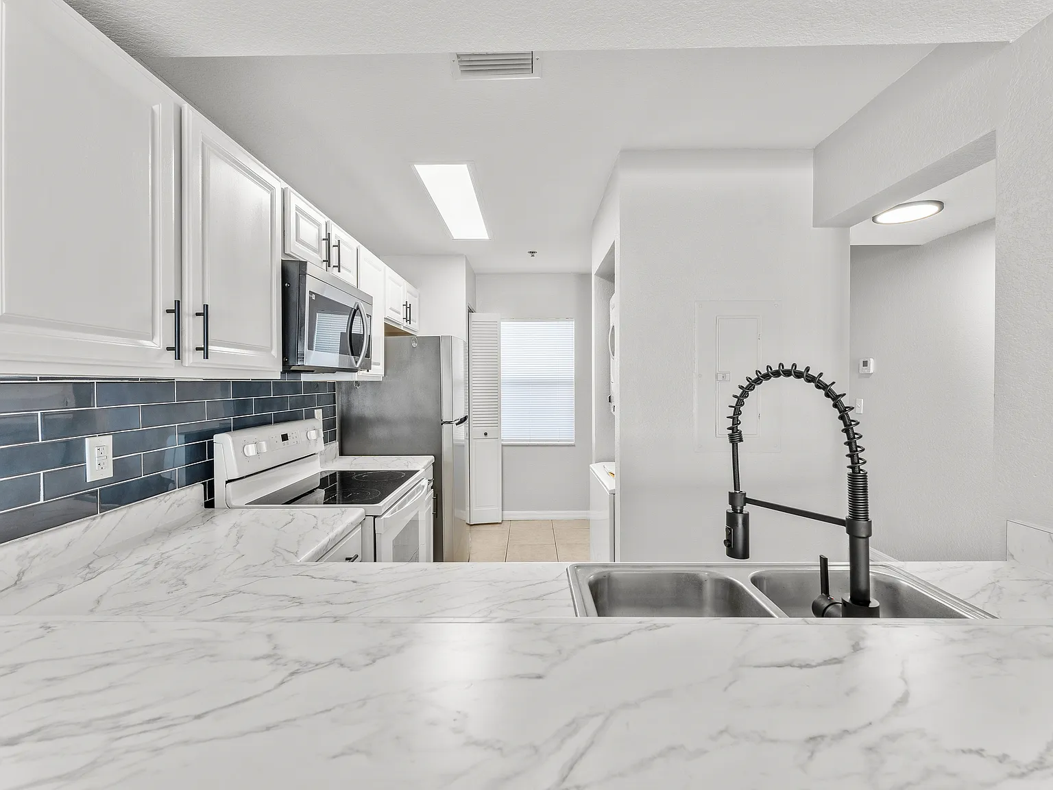 Sea View Apartments — Photo 2