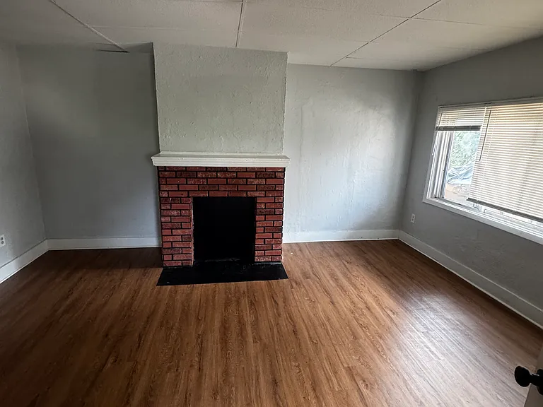 129 Clover St #1 — Photo 7