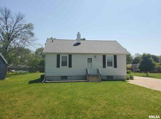 324 6th St, Colona, IL 61241