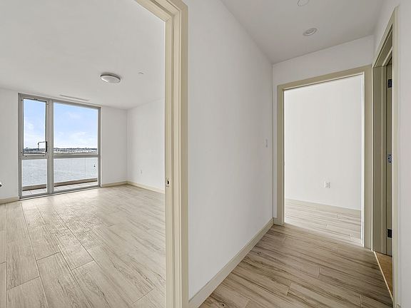 5th image of 109-09 15th Ave Penthouse S4