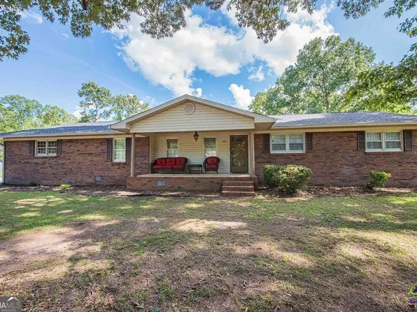 1004 Oak Ridge Dr, Byron, GA 31008