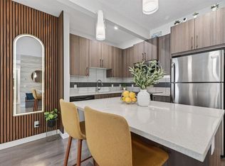 4 W Sage Hill Ter NW #111, Calgary, AB T3R 0W4