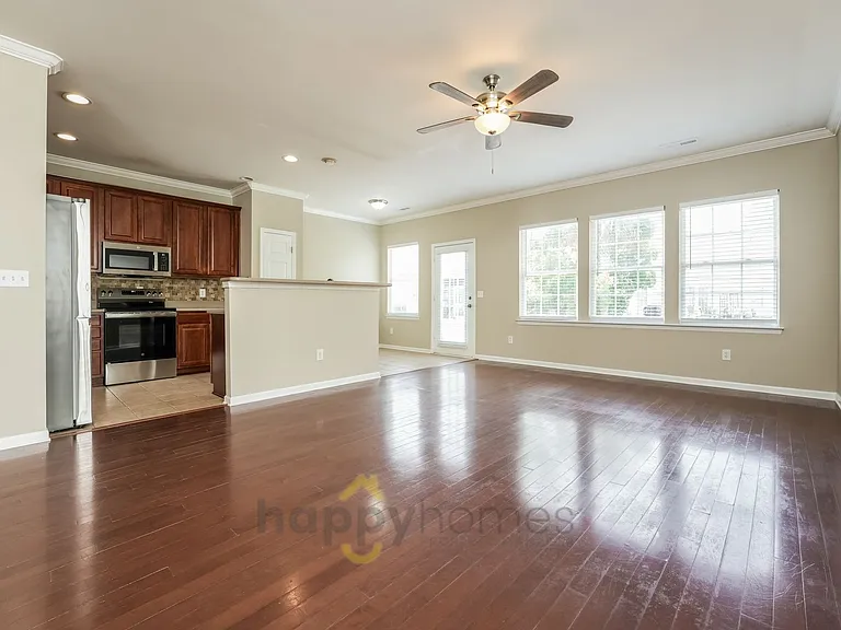 231 Xavier St — Photo 7