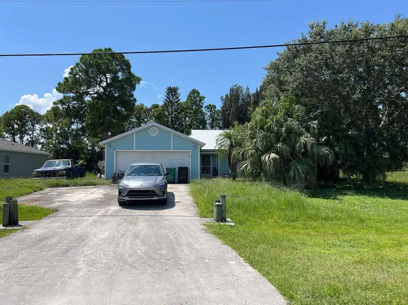 2210 SE GRAND Drive, Port St Lucie, FL 34952