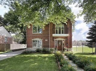 5717 Crain St, Morton Grove, IL 60053