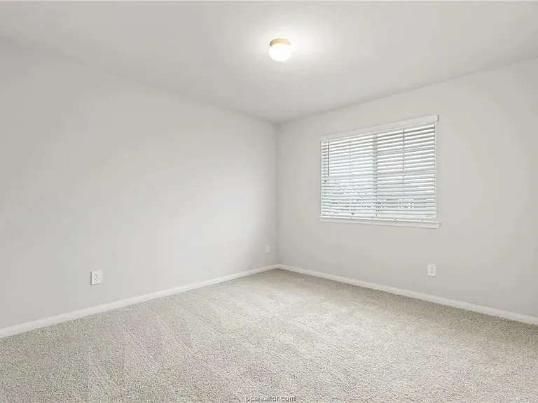 968 Harper Ln — Photo 10