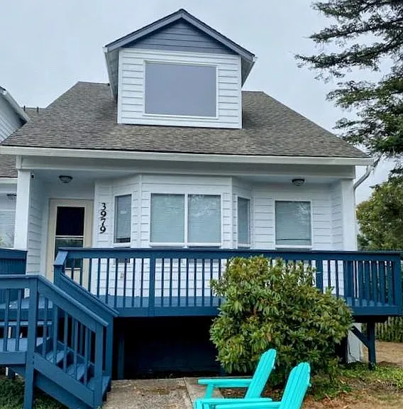 3979 NE Johns Ave — Photo 3