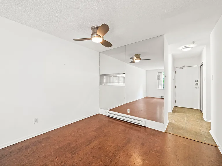 1050 Broughton St — Photo 8