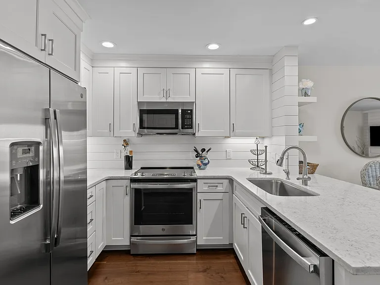 2307 N Lumina Ave #D — Photo 4