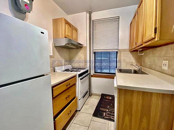 5th image of 112 Haven Ave APT 25