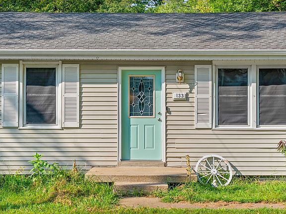 5th image of 133 W Rossview Rd