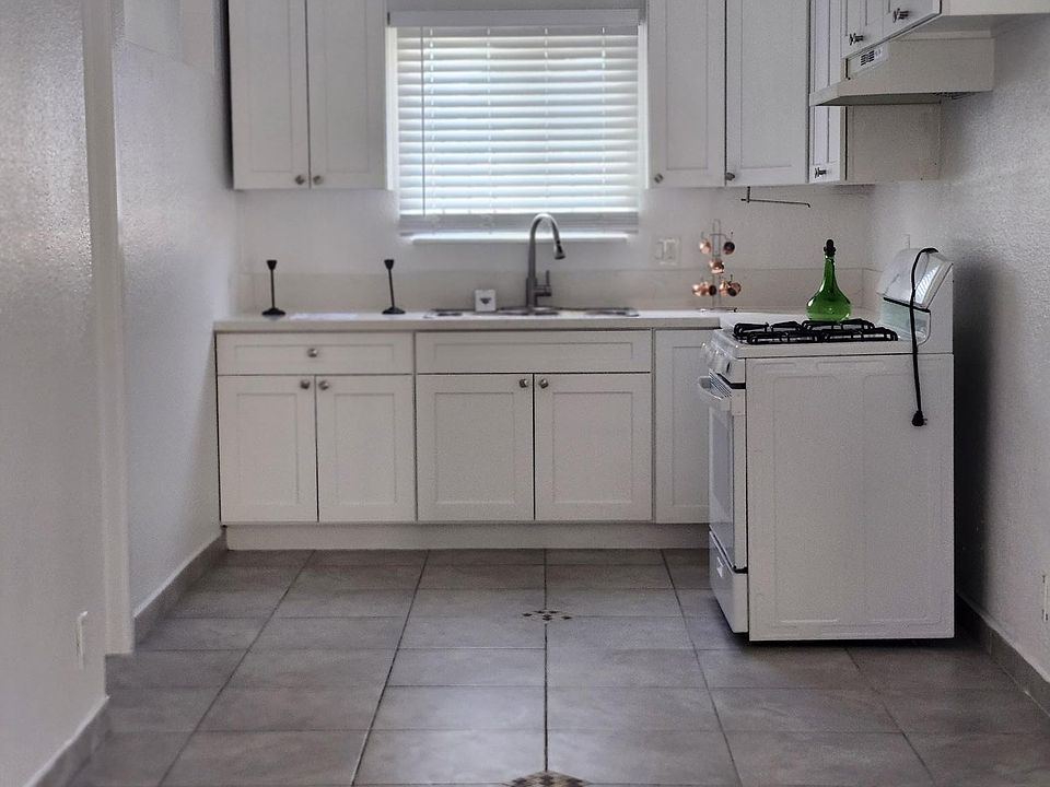 1st image of 7729 Ventura Canyon Ave #6B