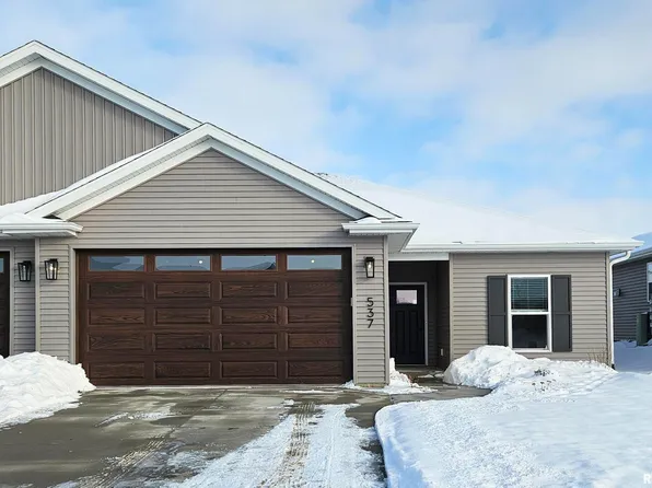 537 N 3rd St, Eldridge, IA 52748