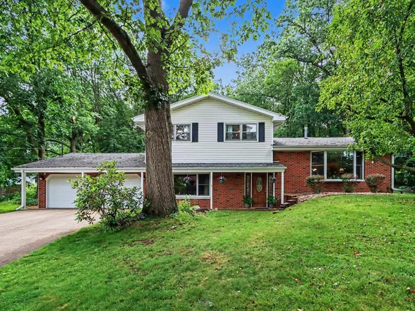 6800 Springbrook Ln, Kalamazoo, MI 49004
