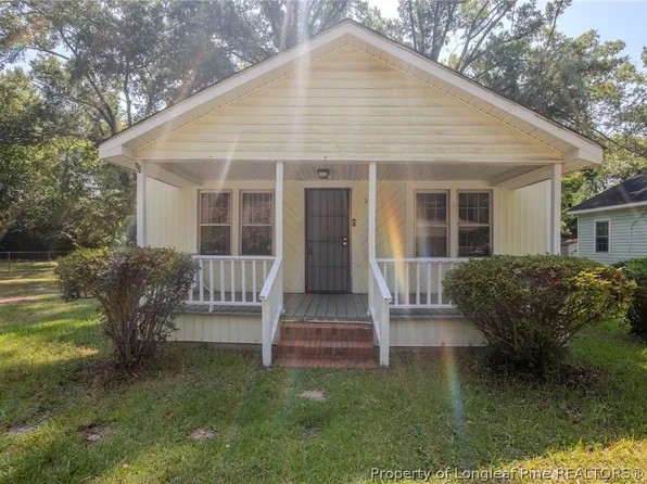 213 Triangle Pl, Fayetteville, NC 28312