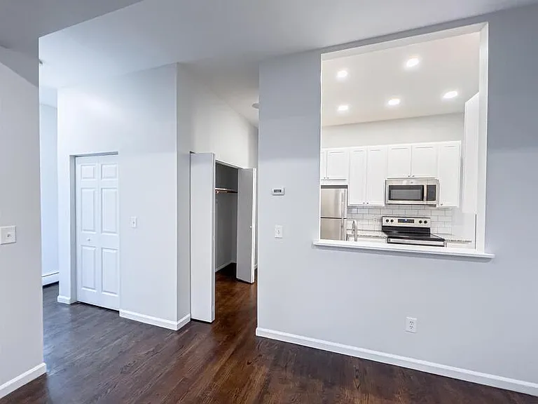 18 S Bridge St #4 — Photo 3