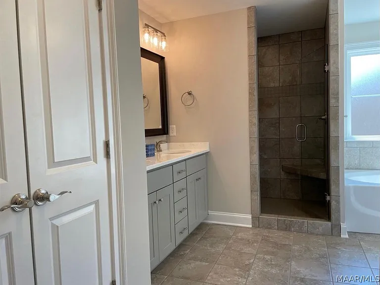 116 Herman Dr — Photo 16