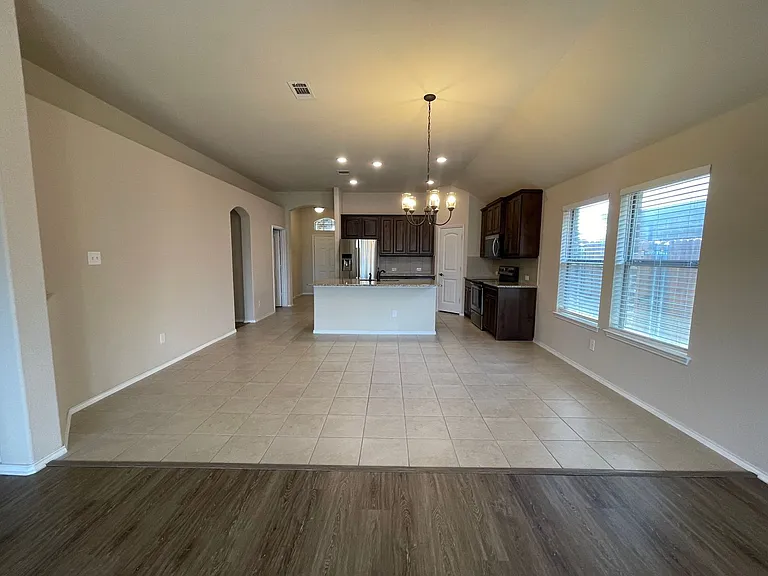 2120 Blakely Ct — Photo 25