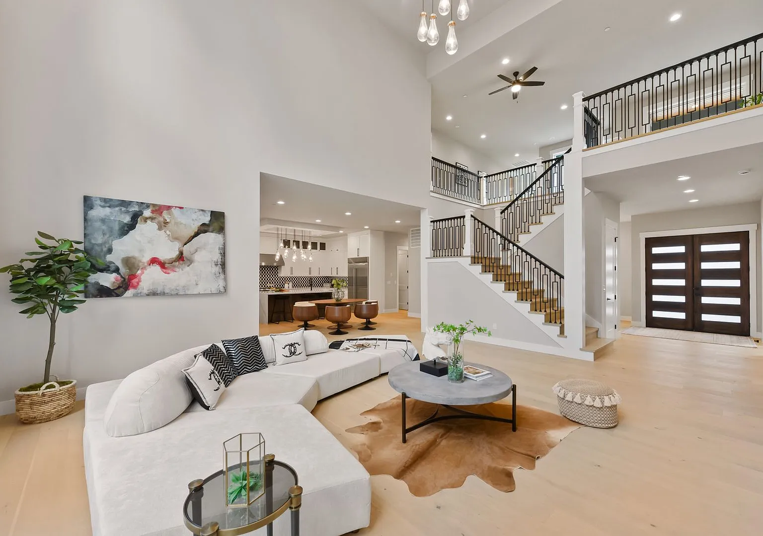 Luxury Bellevue Estate in Prestigious Bridle Trails For Rent — Photo 4