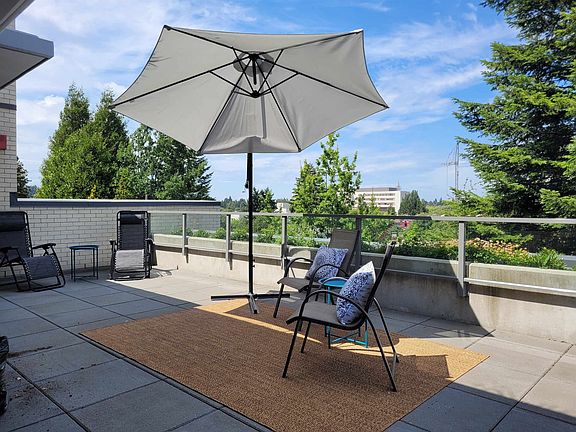 3rd image of 4675 Cambie St #3XX