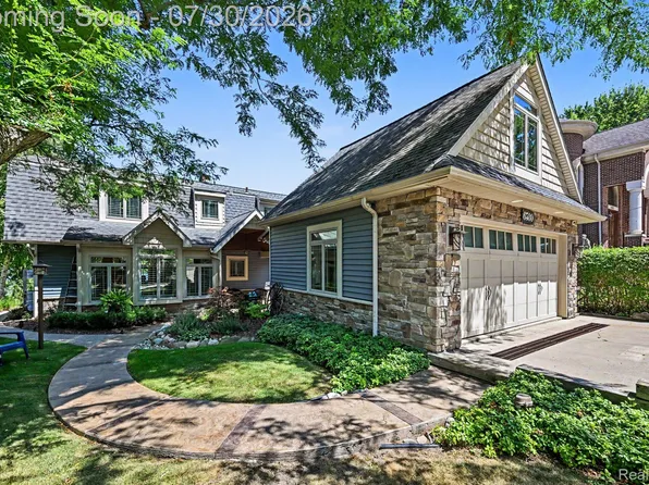 6580 Leytonstone Blvd, West Bloomfield, MI 48322