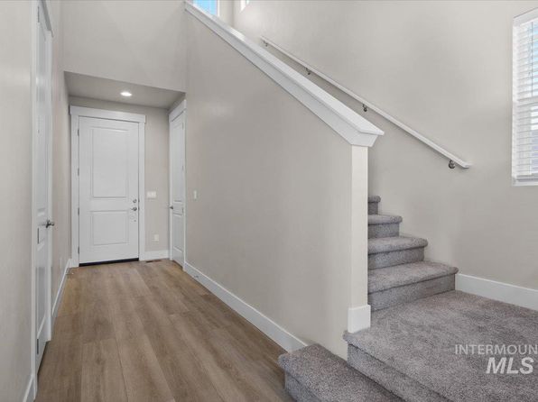 6146 N Senita Hills Ave, Meridian, ID 83646