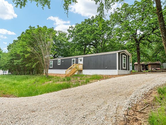 2nd image of 121 Neches Dr
