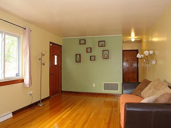 4th image of 20 Frances Dr NW