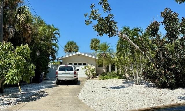 2nd image of 2032 20TH AVENUE PARKWAY