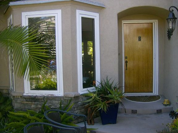 3rd image of 2718 Dove St