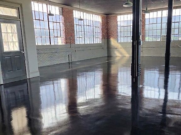 4th image of 604 Virginia St W #3