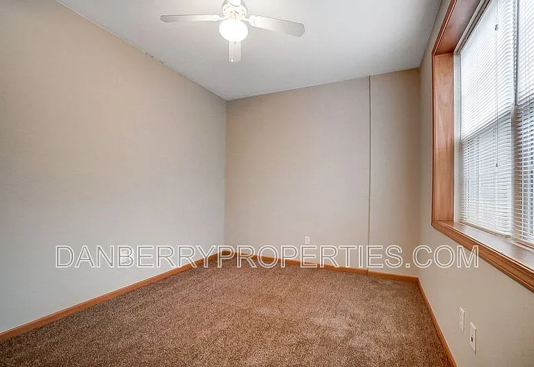 1127 N Byrne Rd #1 — Photo 8