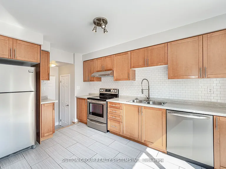 1152 Riddell Cres — Photo 10