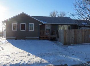 301 7th St NW, Mandan, ND 58554