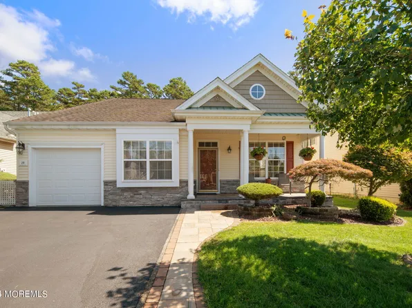 29 Vineyard Way, Barnegat, NJ 08005