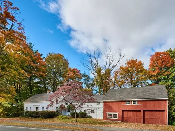 38 Pine St, Amherst, MA 01002