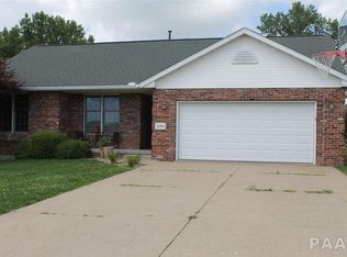 10284 W Lake Camelot Dr, Mapleton, IL 61547