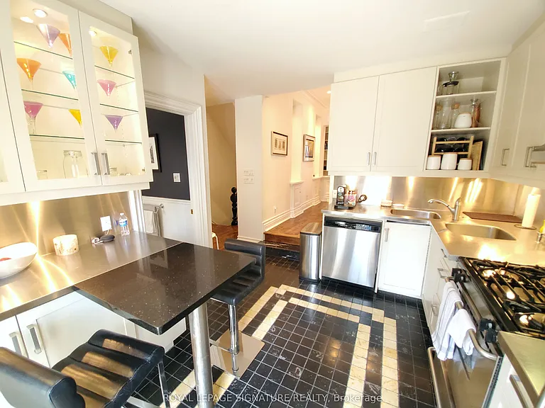 47 Gloucester St #UPPER — Photo 10