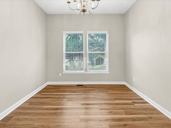 5th image of 111 Leather Leaf Ln